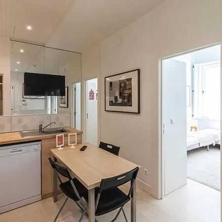Apartament 3 Bedrooms And Premium Location In Chiado